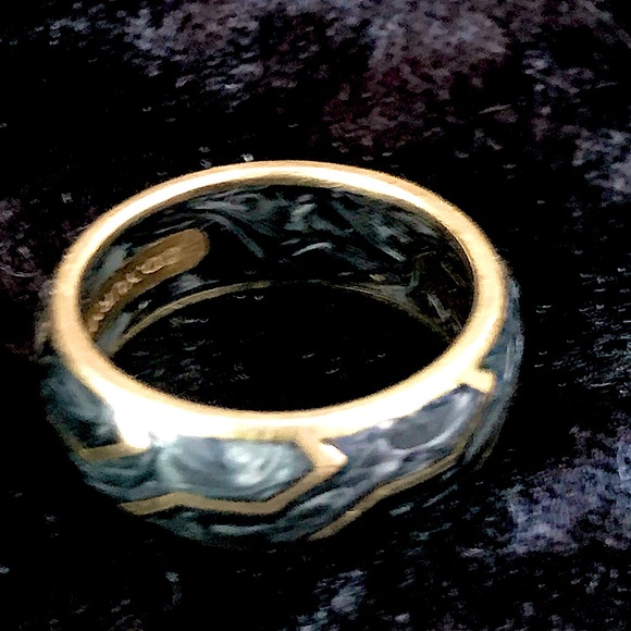 David Yurman collection 18kt gold unlade with carbon design.